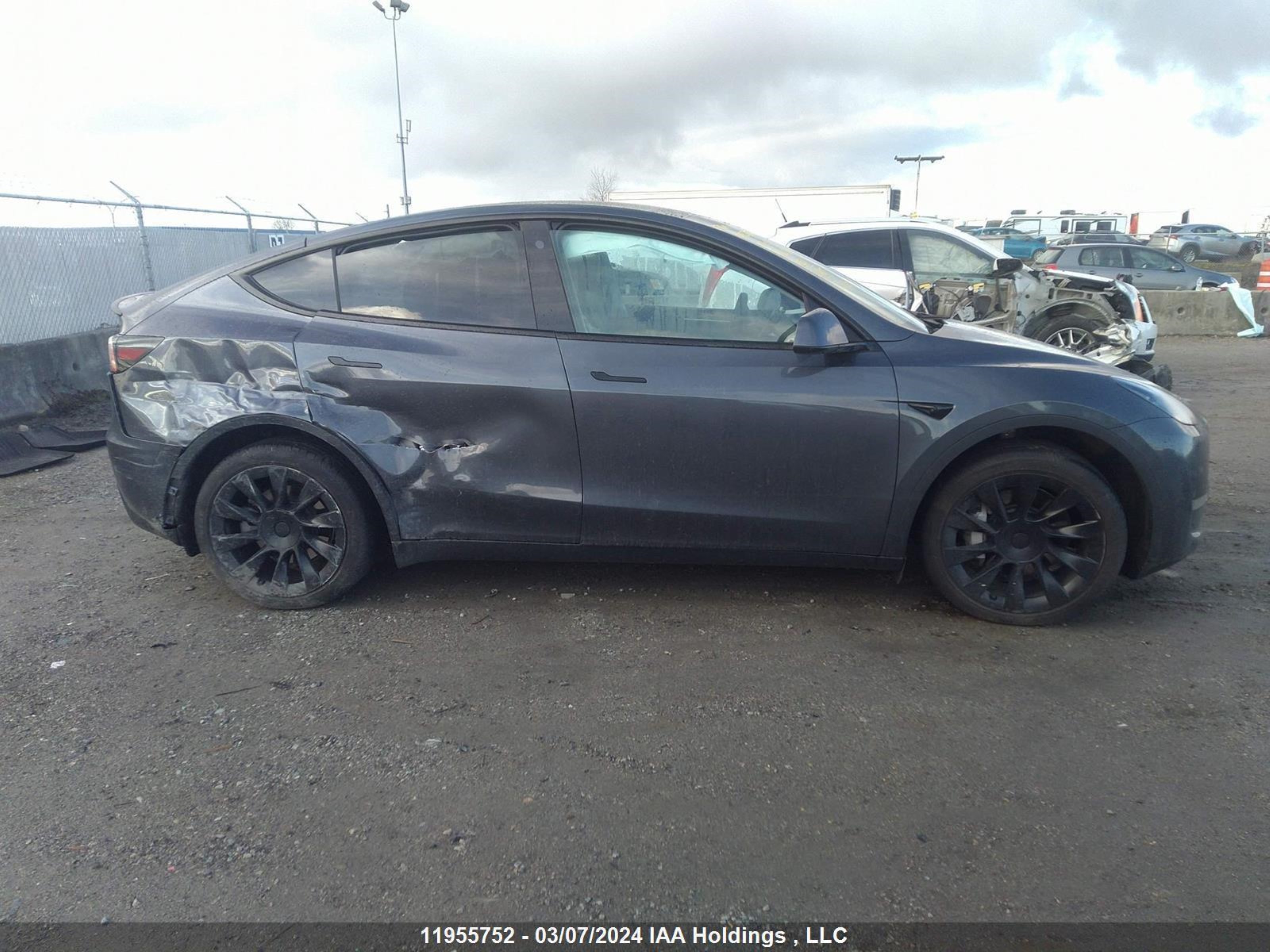 Photo 12 VIN: LRWYGDEE2PC006219 - TESLA MODEL Y 