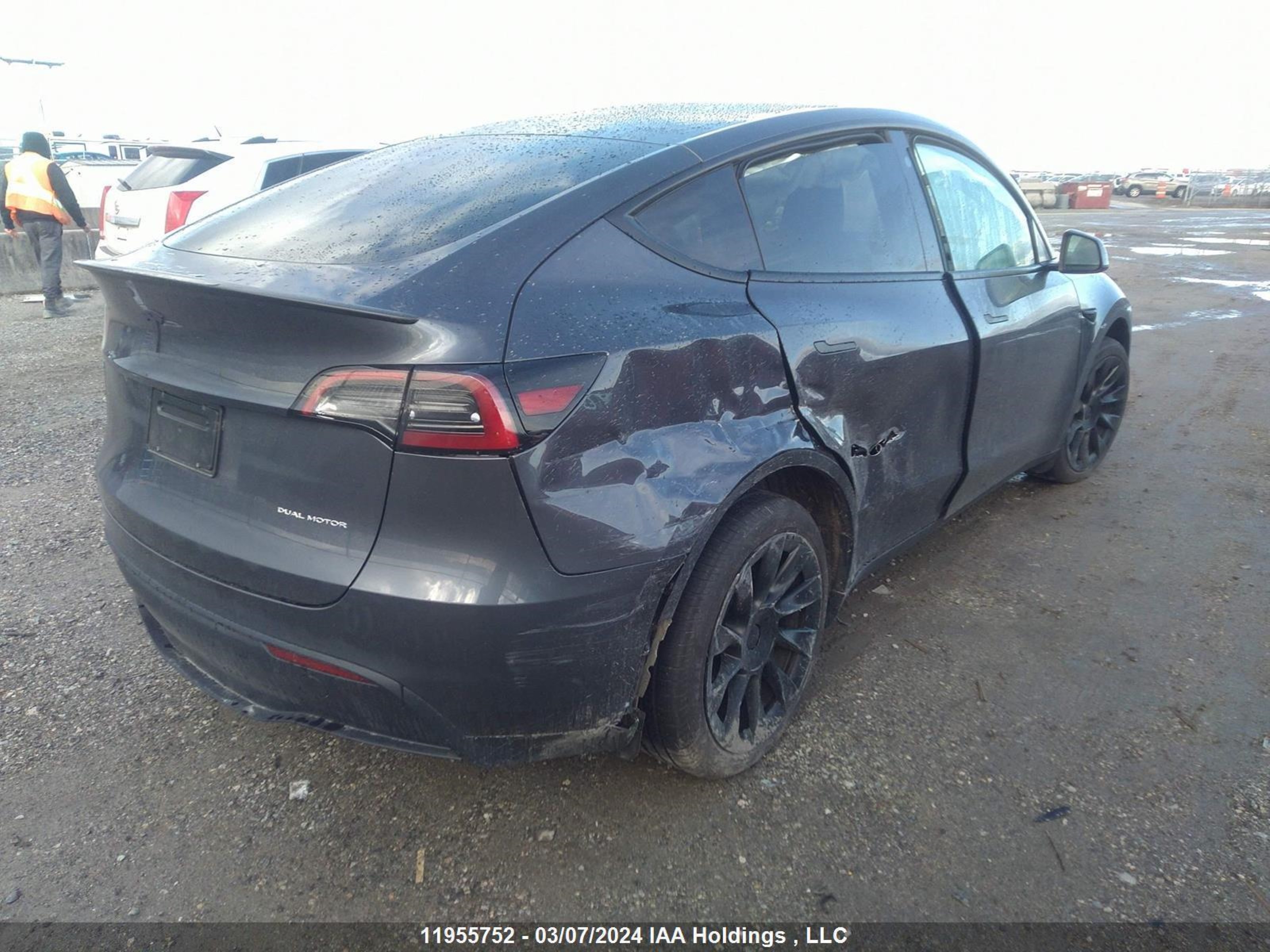 Photo 3 VIN: LRWYGDEE2PC006219 - TESLA MODEL Y 