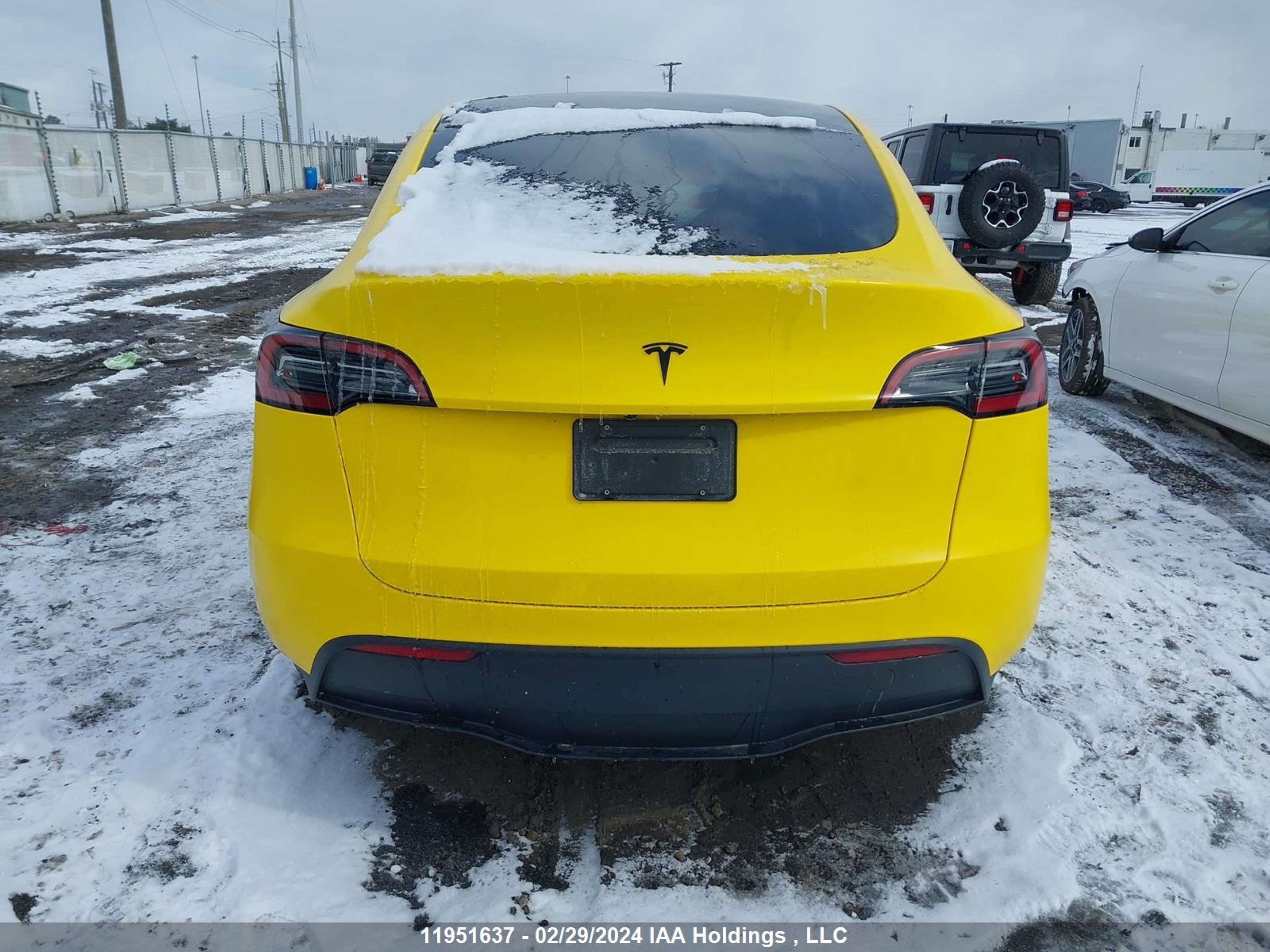 Photo 16 VIN: LRWYGDEE4PC161998 - TESLA MODEL Y 