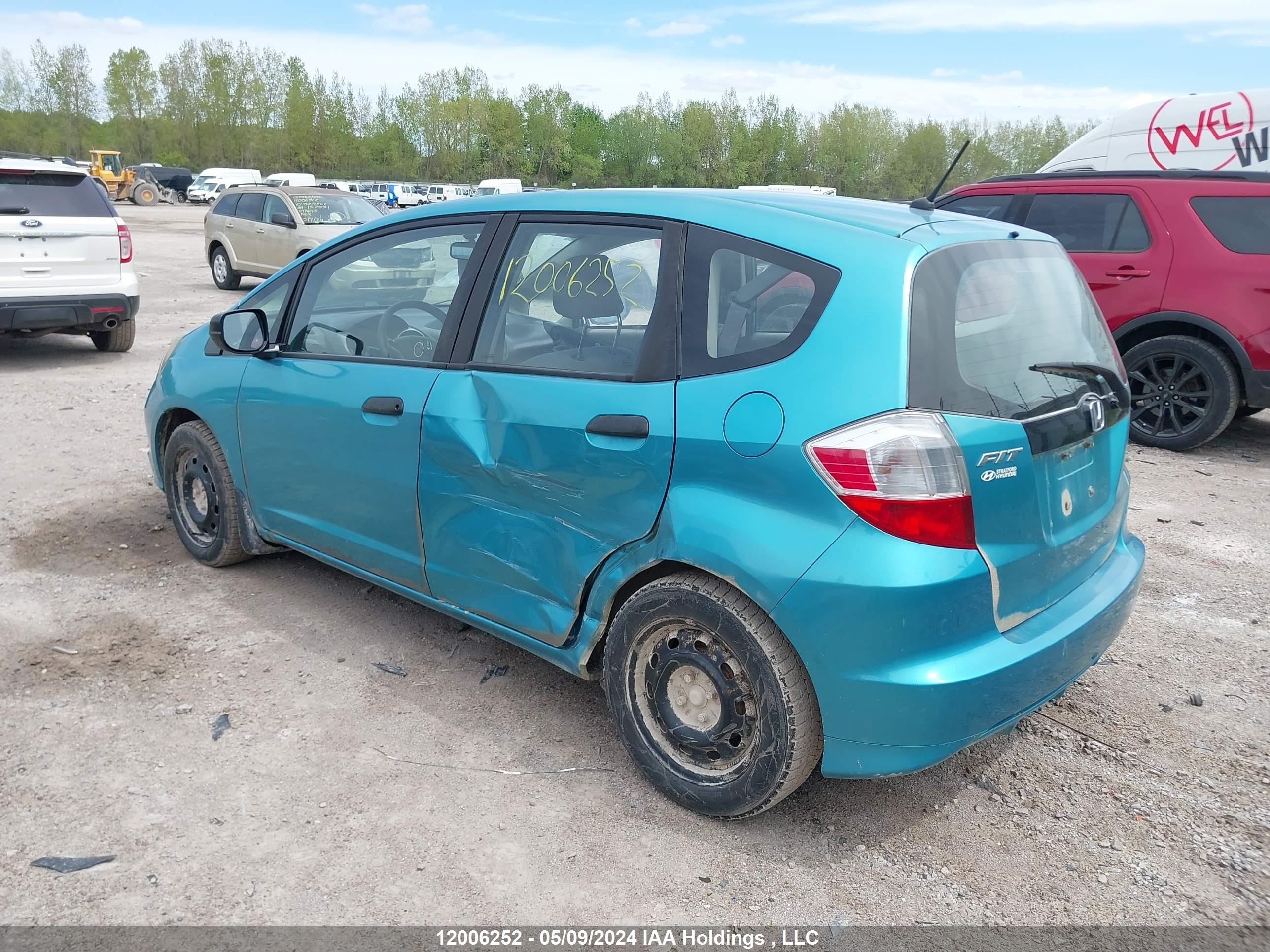 Photo 2 VIN: LUCGE8H3XE3004281 - HONDA FIT 