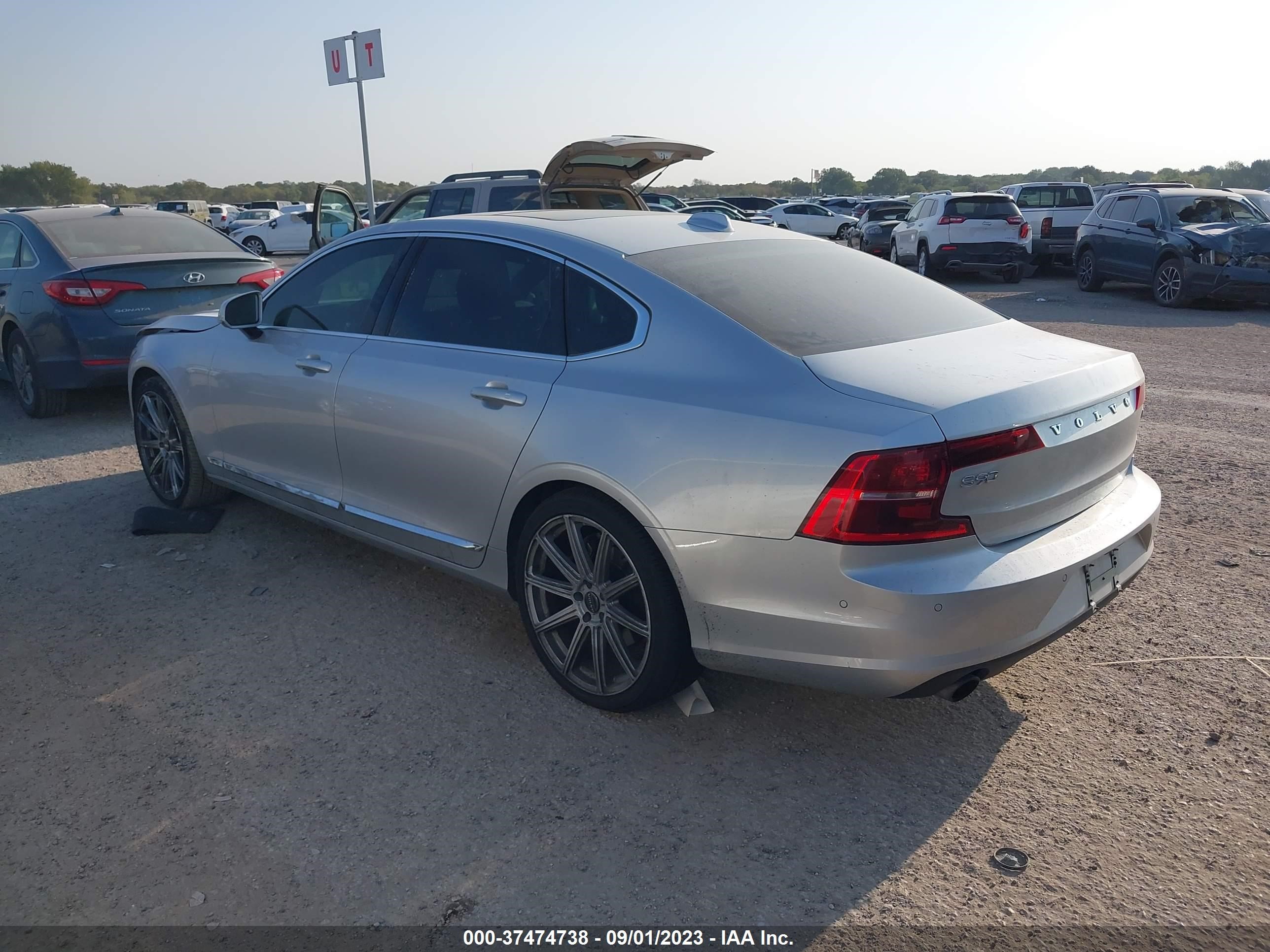 Photo 2 VIN: LVY982AK1JP008265 - VOLVO S90 