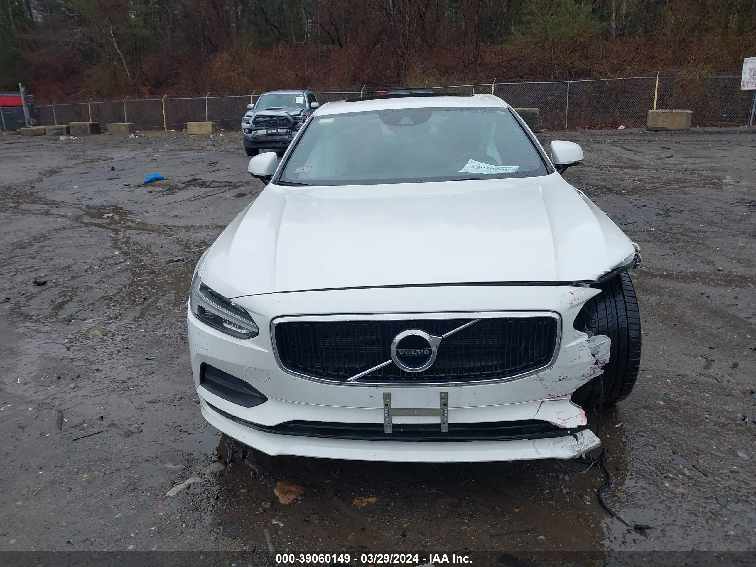 Photo 11 VIN: LVY982MK9JP030803 - VOLVO S90 