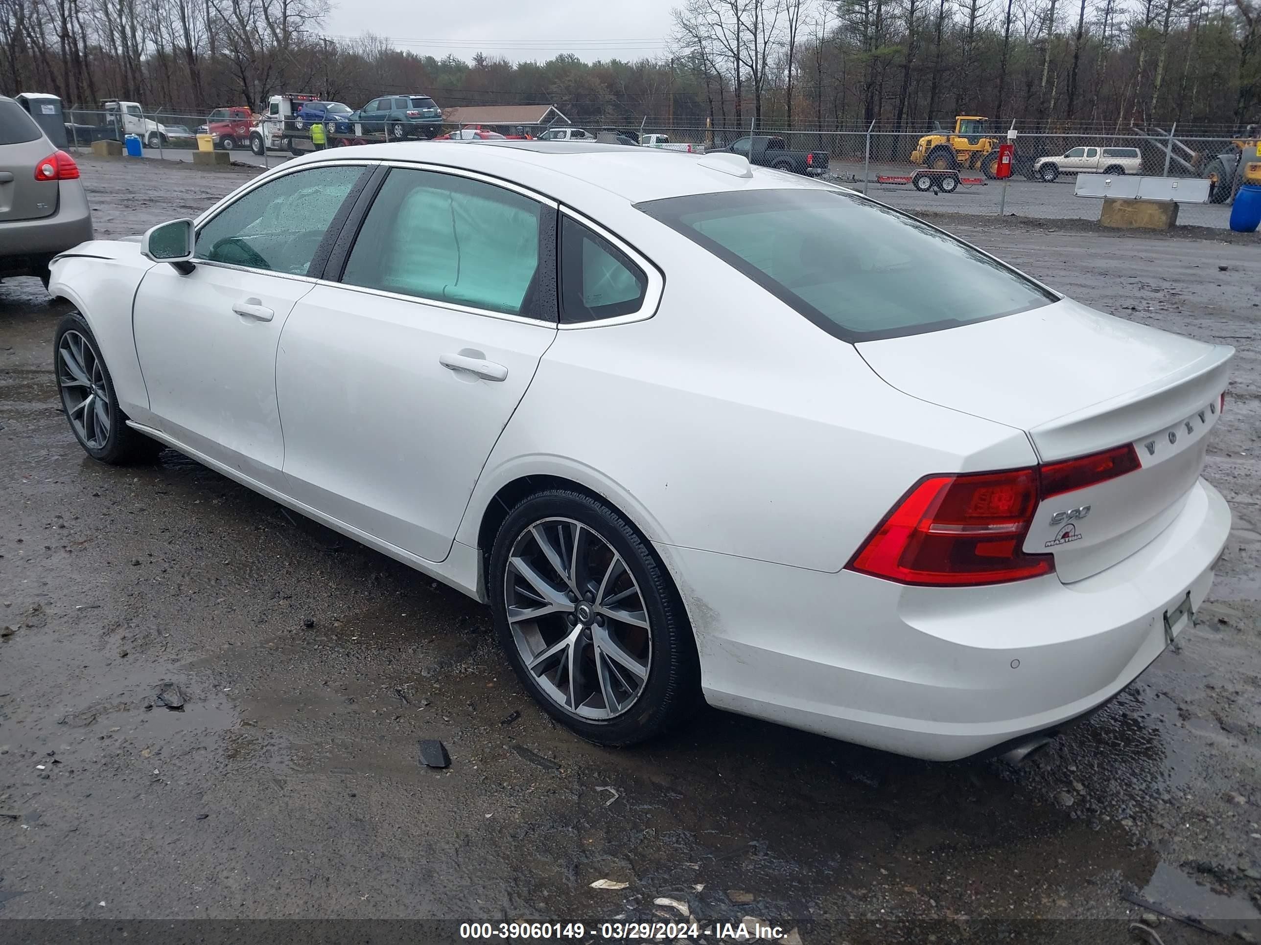 Photo 2 VIN: LVY982MK9JP030803 - VOLVO S90 