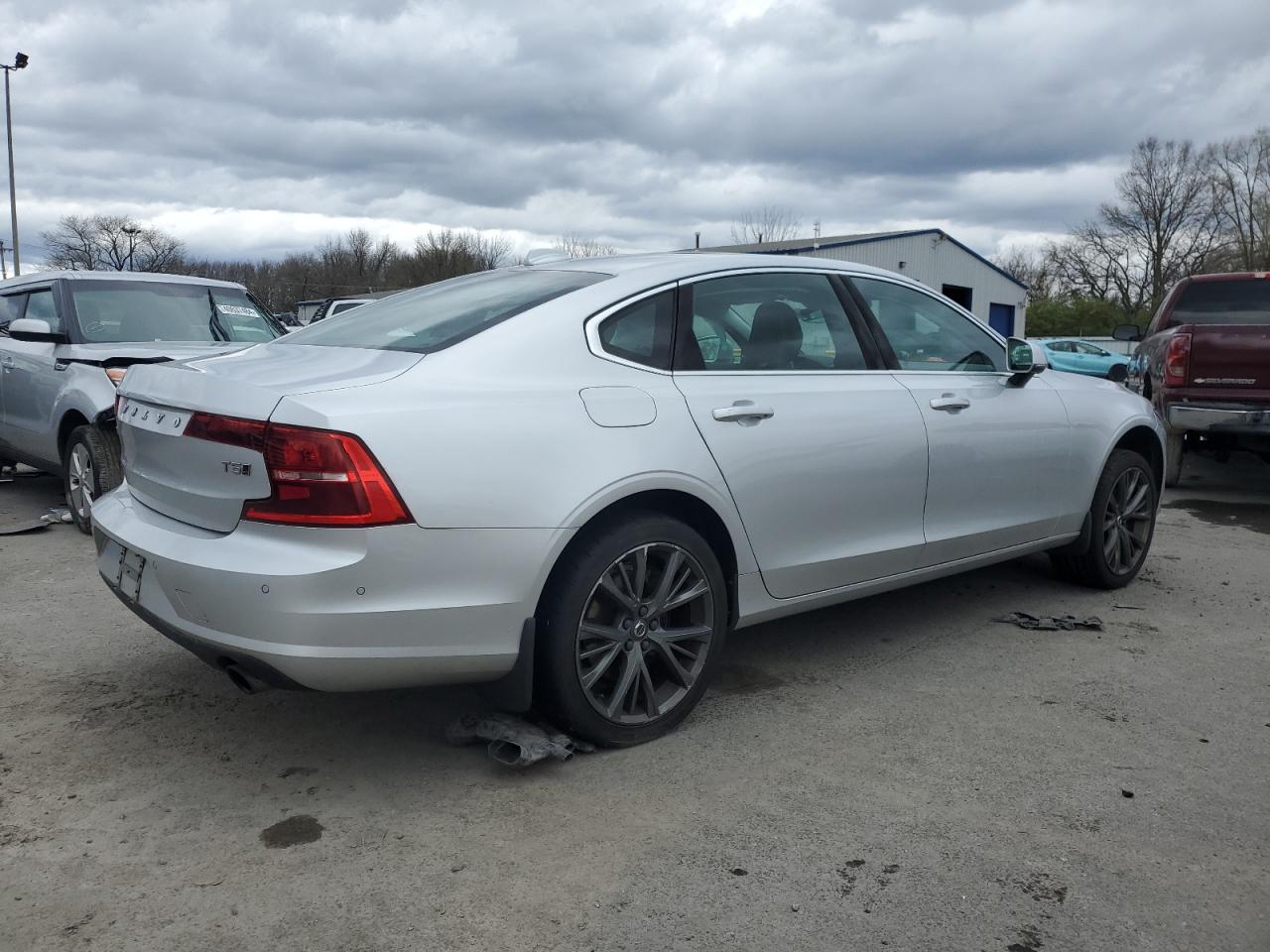 Photo 2 VIN: LVY982MKXJP036223 - VOLVO S90 