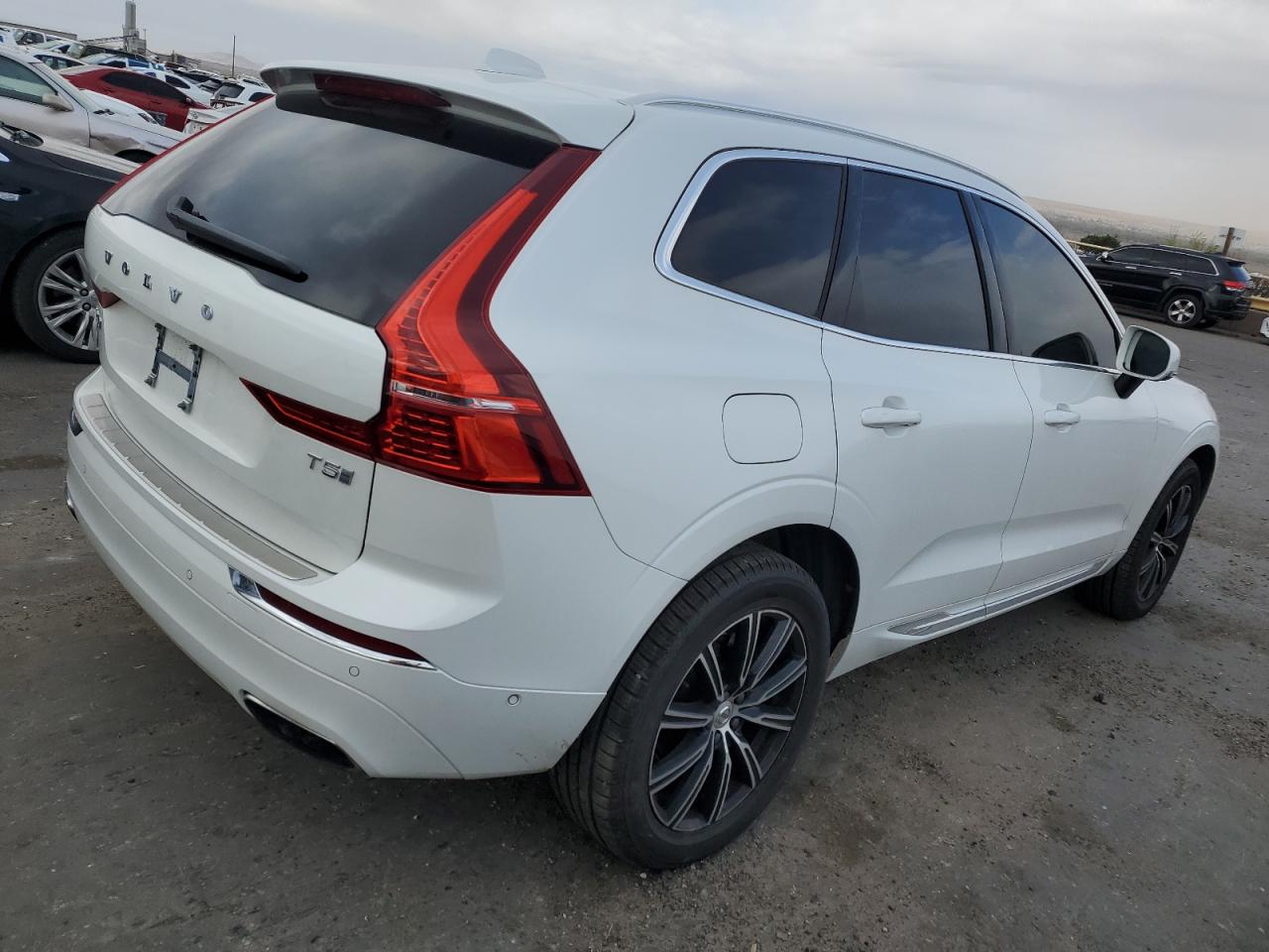 Photo 2 VIN: LYV102DL9KB381857 - VOLVO XC60 