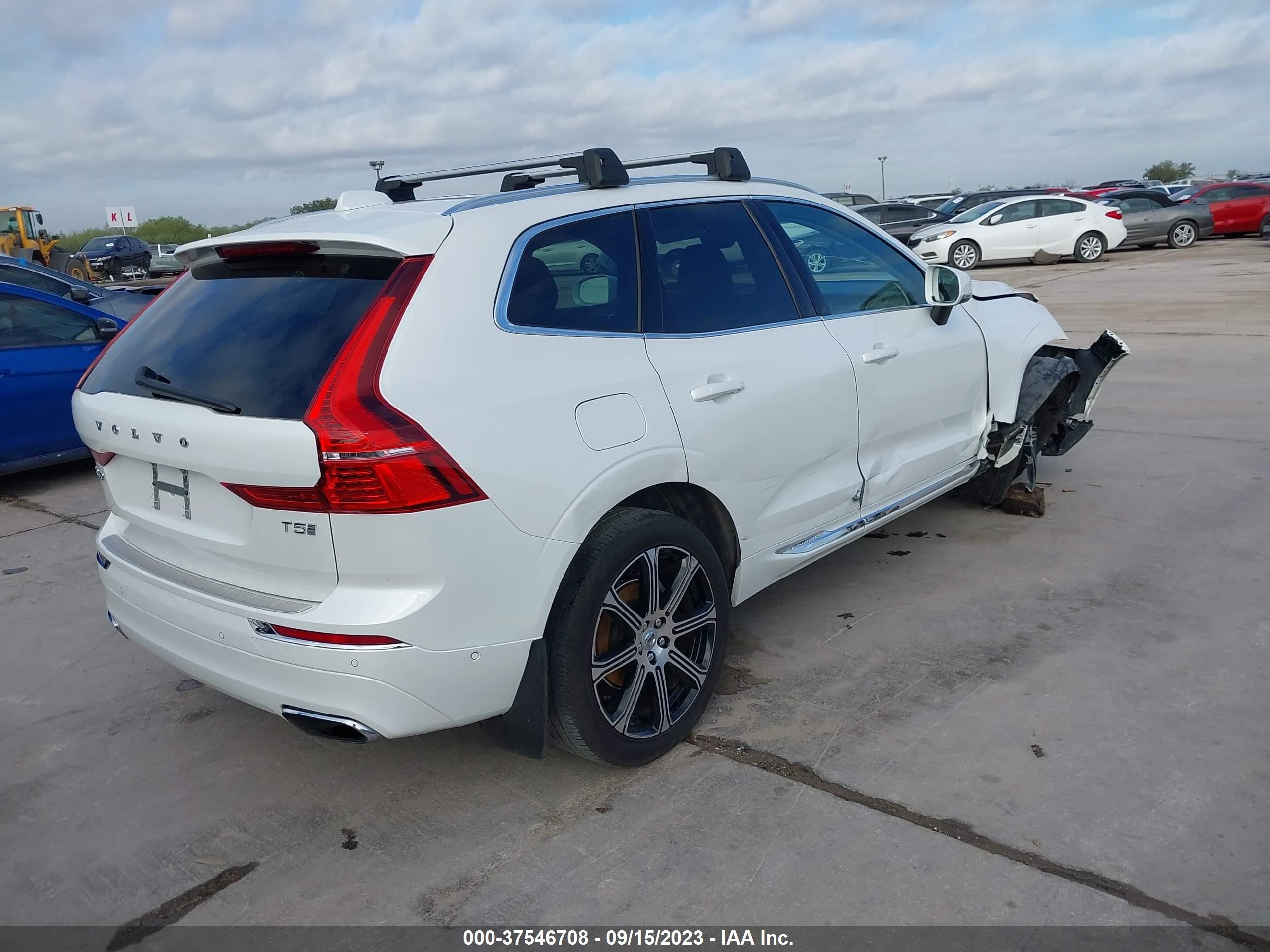 Photo 3 VIN: LYV102DLXKB293139 - VOLVO XC60 