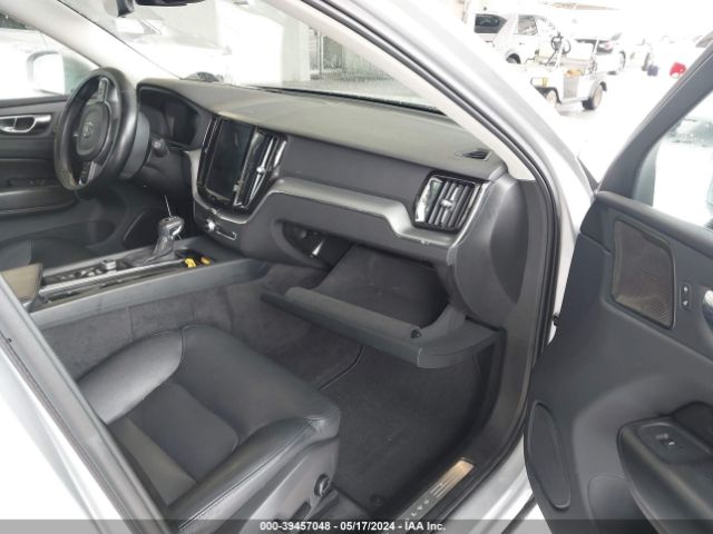 Photo 4 VIN: LYV102RK2KB316025 - VOLVO XC60 