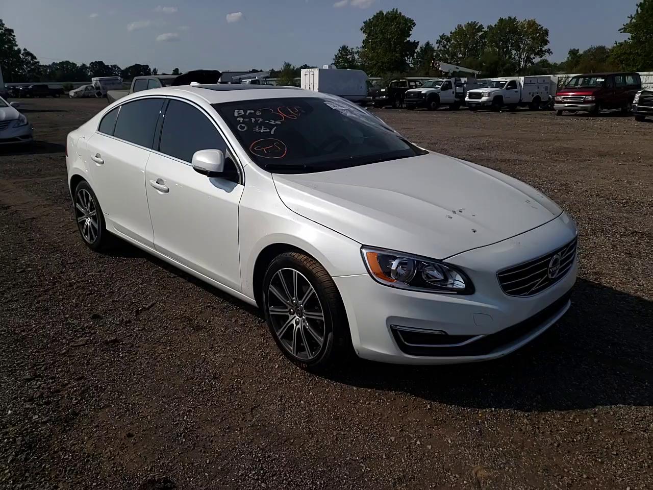 Photo 10 VIN: LYV402TK0JB173824 - VOLVO S60 PREMIE 