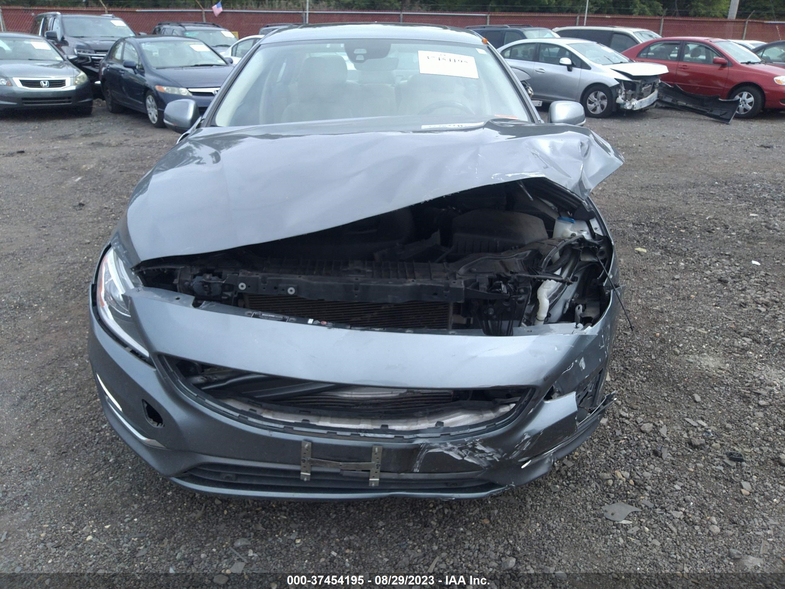 Photo 11 VIN: LYV402TK3HB155117 - VOLVO S60 