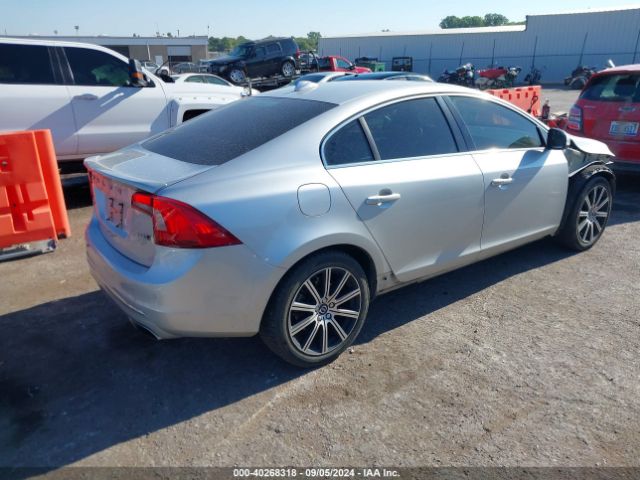 Photo 3 VIN: LYV402TK6JB165338 - VOLVO S60 