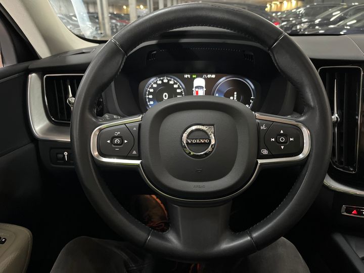 Photo 22 VIN: LYVUZBMVDLB443558 - VOLVO XC60 '17 