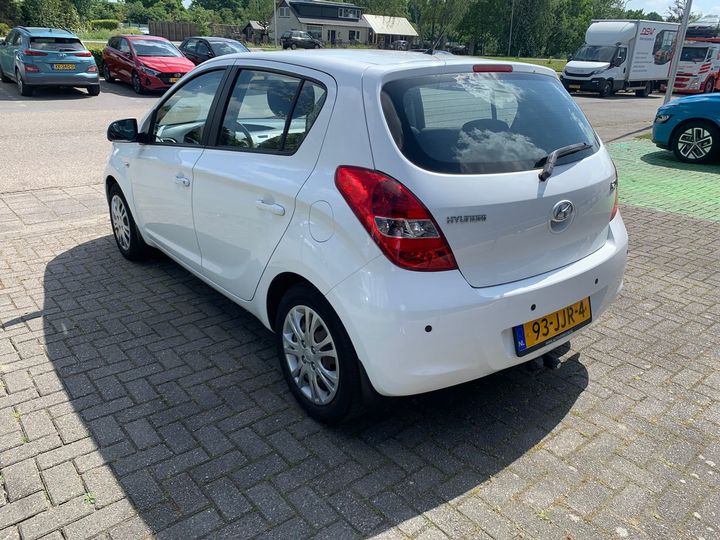 Photo 2 VIN: MALBB51CP9M033026 - HYUNDAI I20 