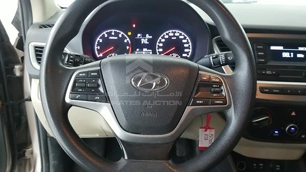 Photo 12 VIN: MALC741C3KM095705 - HYUNDAI ACCENT 