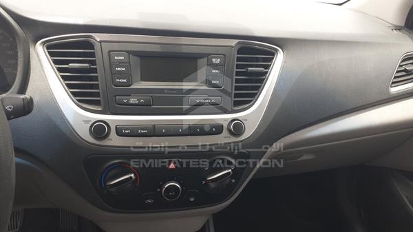 Photo 13 VIN: MALC741CXKM117263 - HYUNDAI ACCENT 