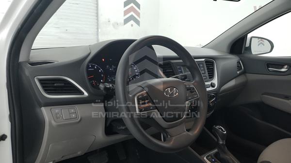 Photo 19 VIN: MALC741CXKM117263 - HYUNDAI ACCENT 