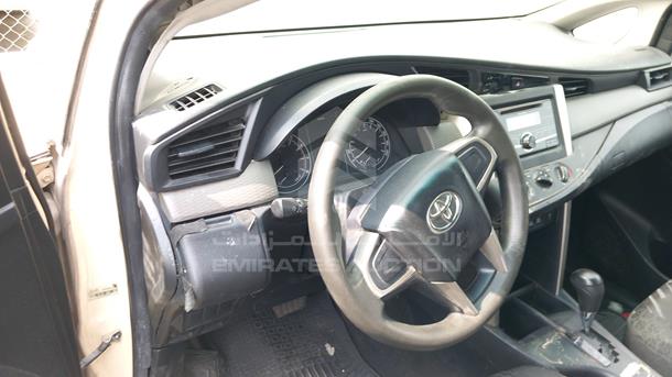 Photo 8 VIN: MHFCX8EM1J0109737 - TOYOTA INNOVA 