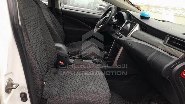 Photo 17 VIN: MHFCX8EM4H0107975 - TOYOTA INNOVA 