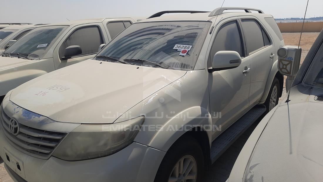 Photo 3 VIN: MHFYU59G3E7033808 - TOYOTA FORTUNER 