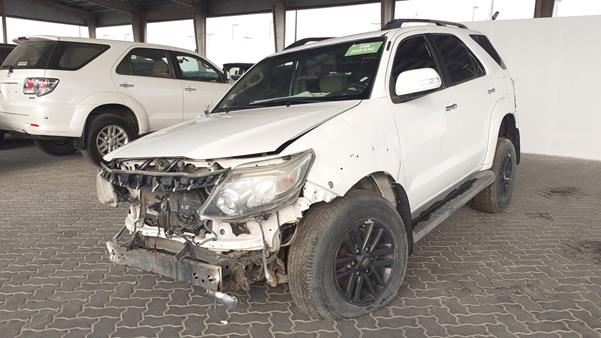 Photo 4 VIN: MHFYU59G4F7040512 - TOYOTA FORTUNER 