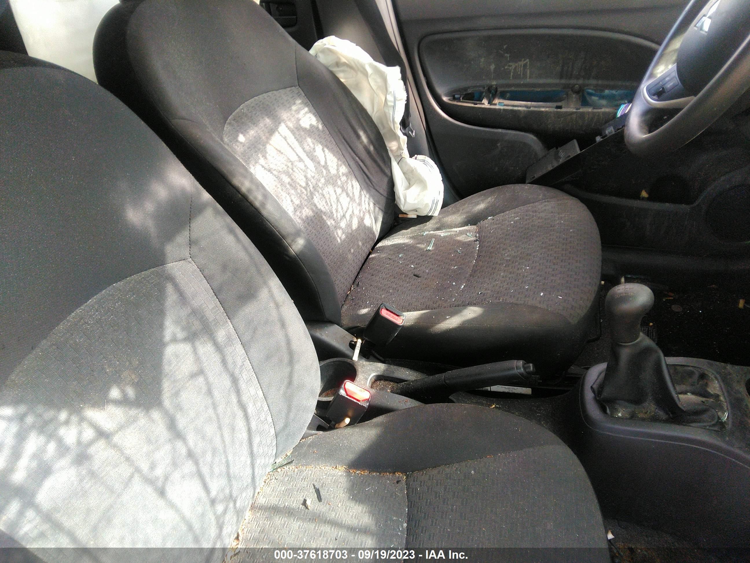 Photo 4 VIN: ML32A3HJ7KH000427 - MITSUBISHI MIRAGE 