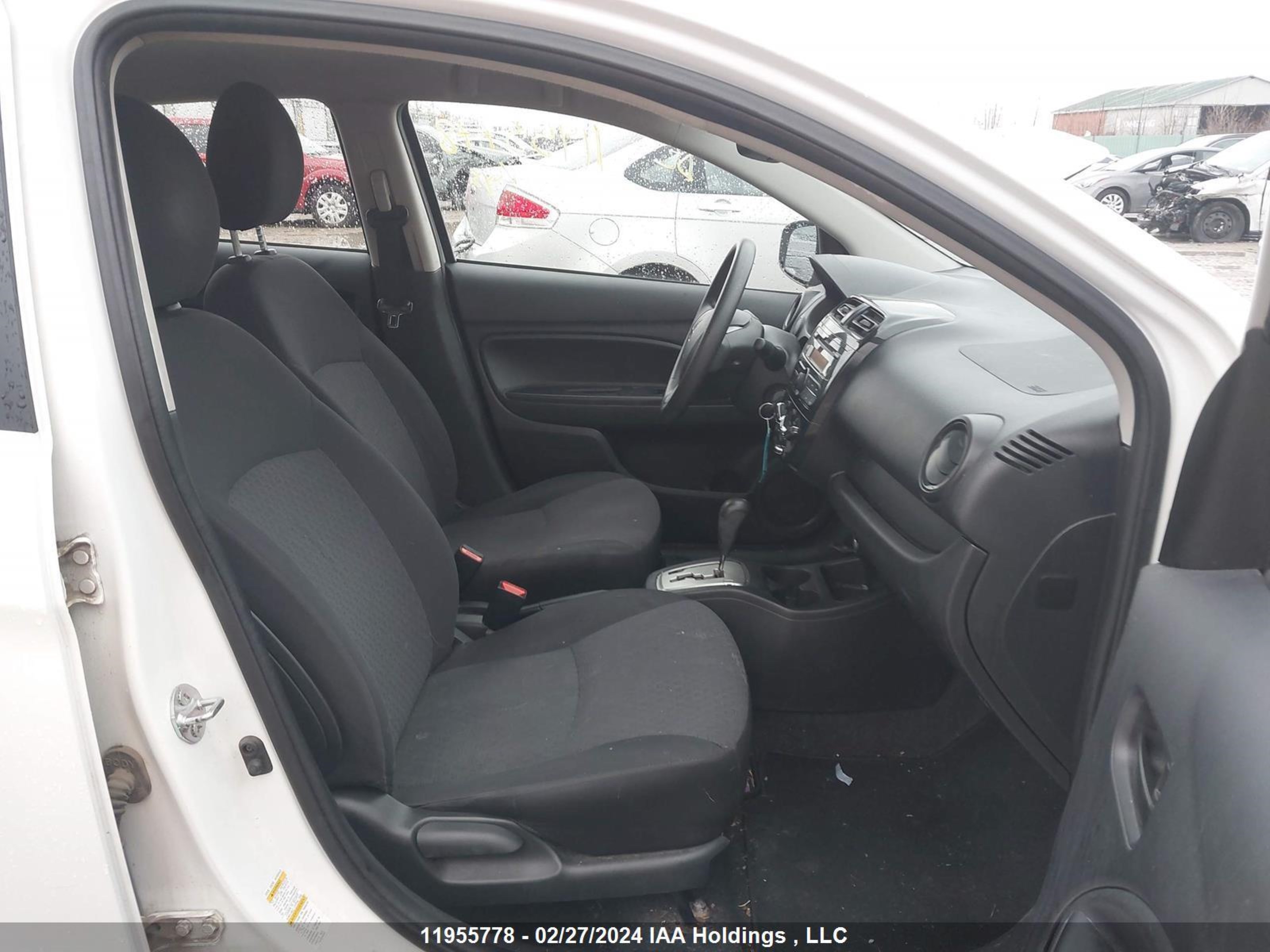 Photo 4 VIN: ML32A3HJXHH001709 - MITSUBISHI MIRAGE 