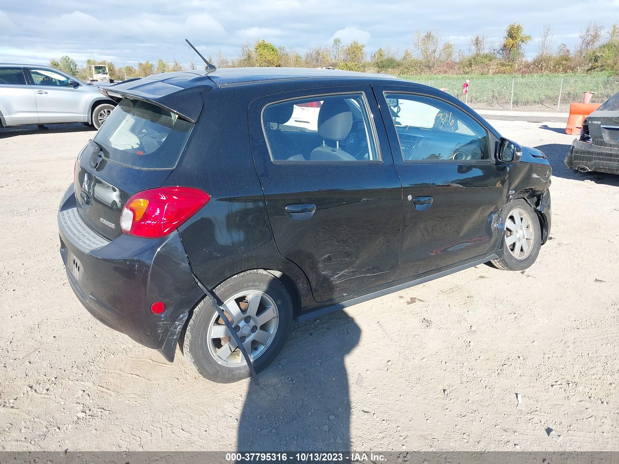 Photo 3 VIN: ML32A4HJ2FH006812 - MITSUBISHI MIRAGE 