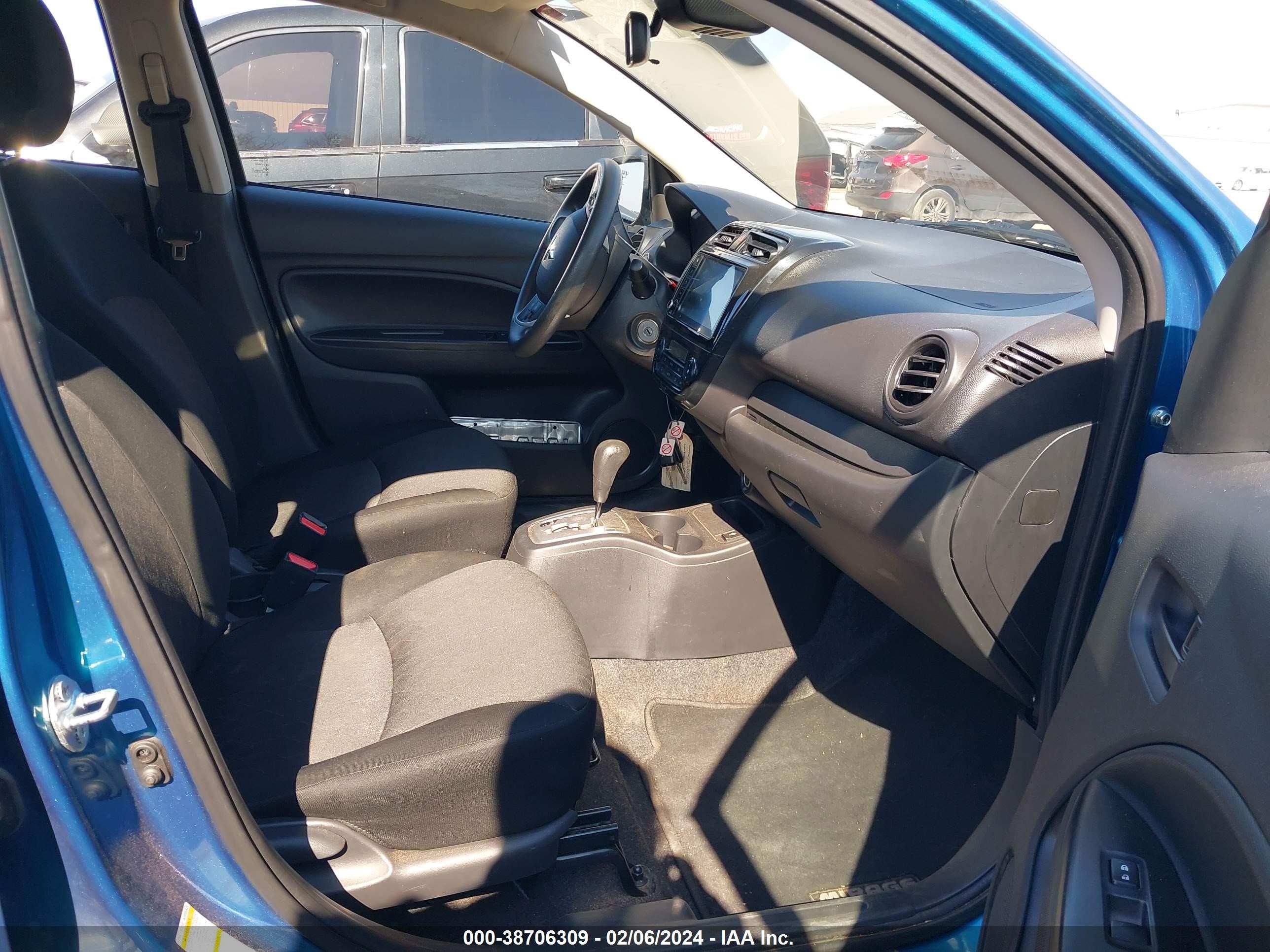 Photo 4 VIN: ML32AUHJ1MH011433 - MITSUBISHI MIRAGE 