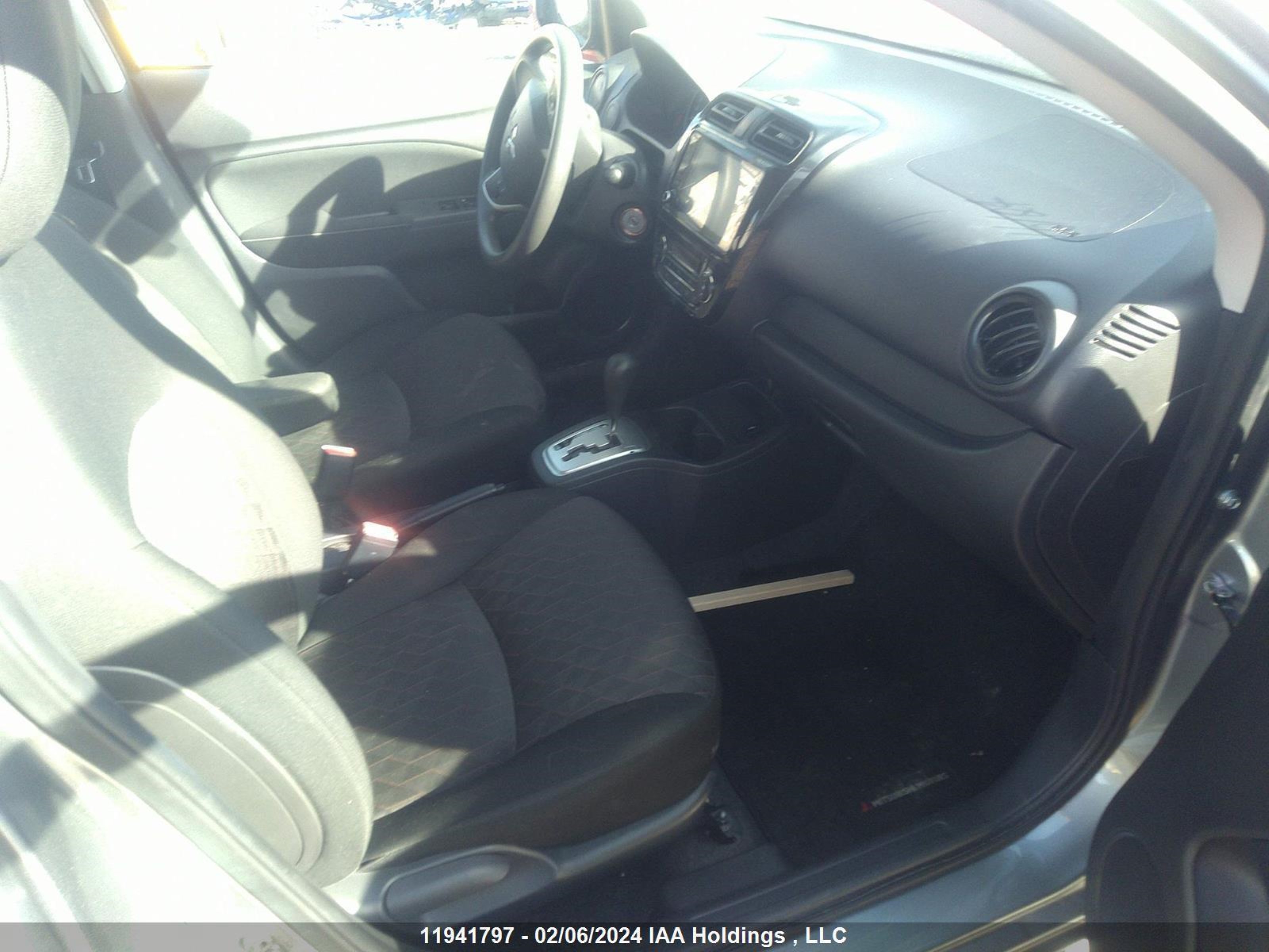 Photo 4 VIN: ML32AUHJ7NH003905 - MITSUBISHI MIRAGE 