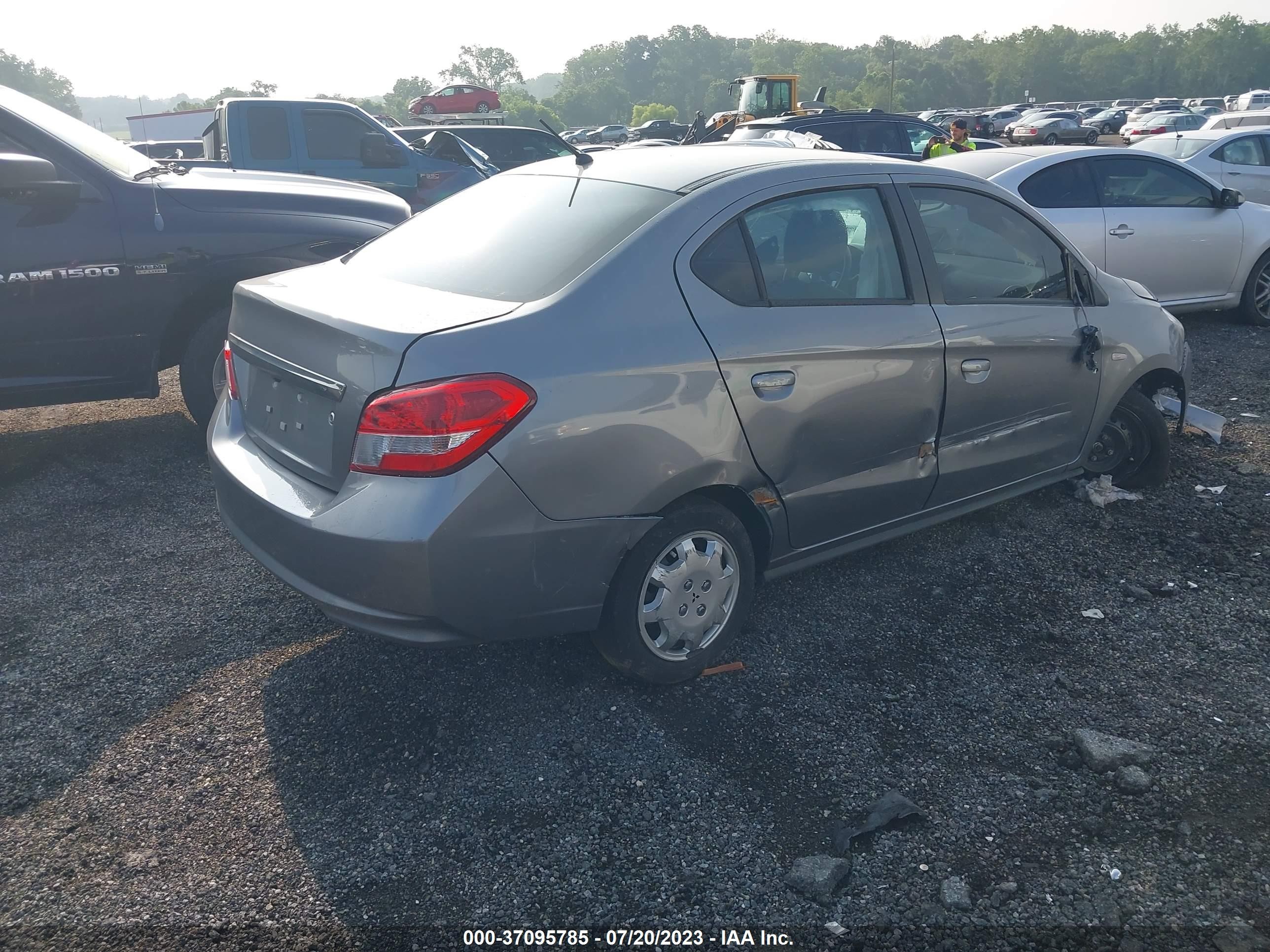 Photo 3 VIN: ML32F3FJ0LHF12216 - MITSUBISHI MIRAGE 