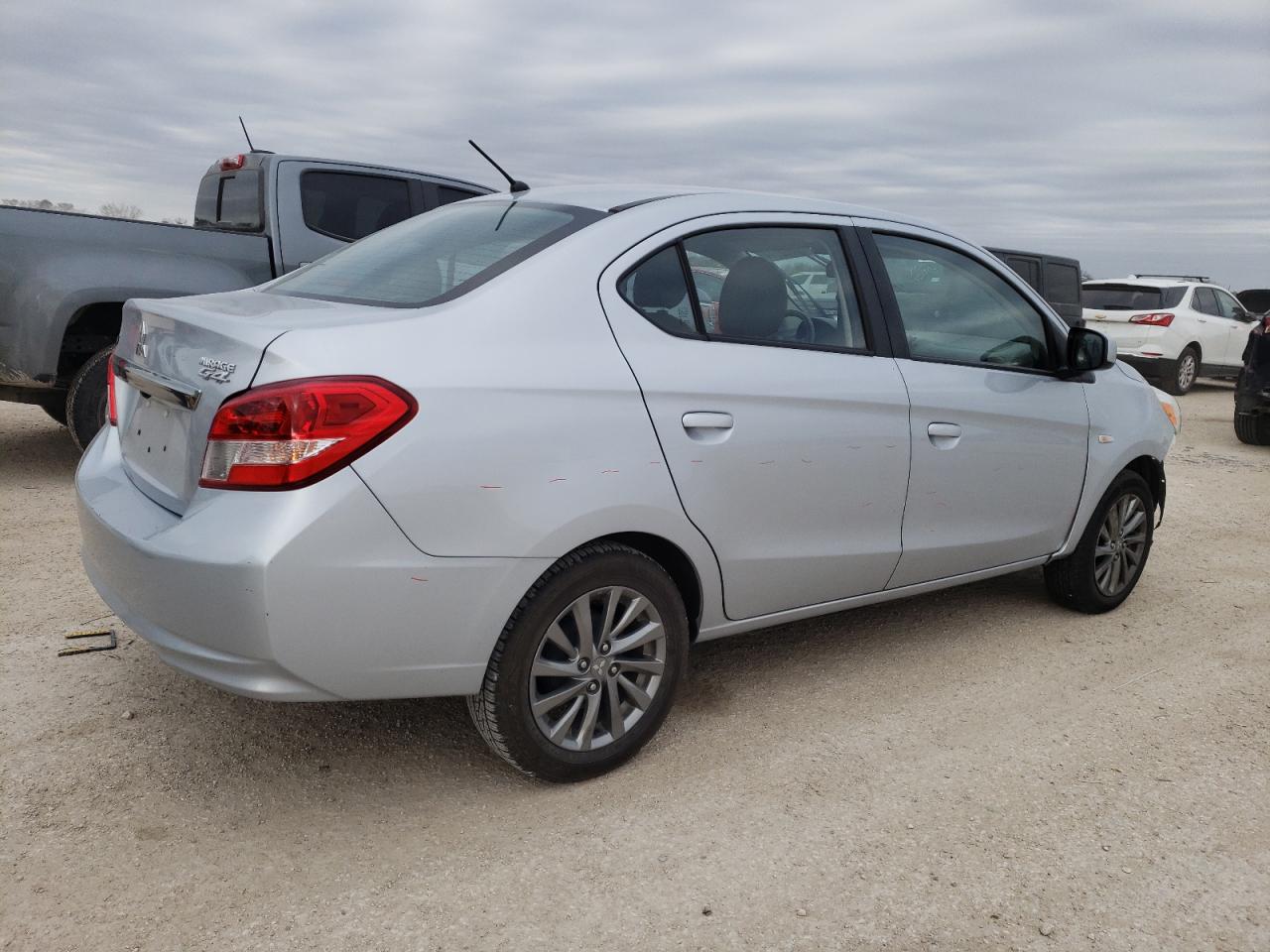 Photo 2 VIN: ML32F3FJ1JHF05255 - MITSUBISHI MIRAGE 