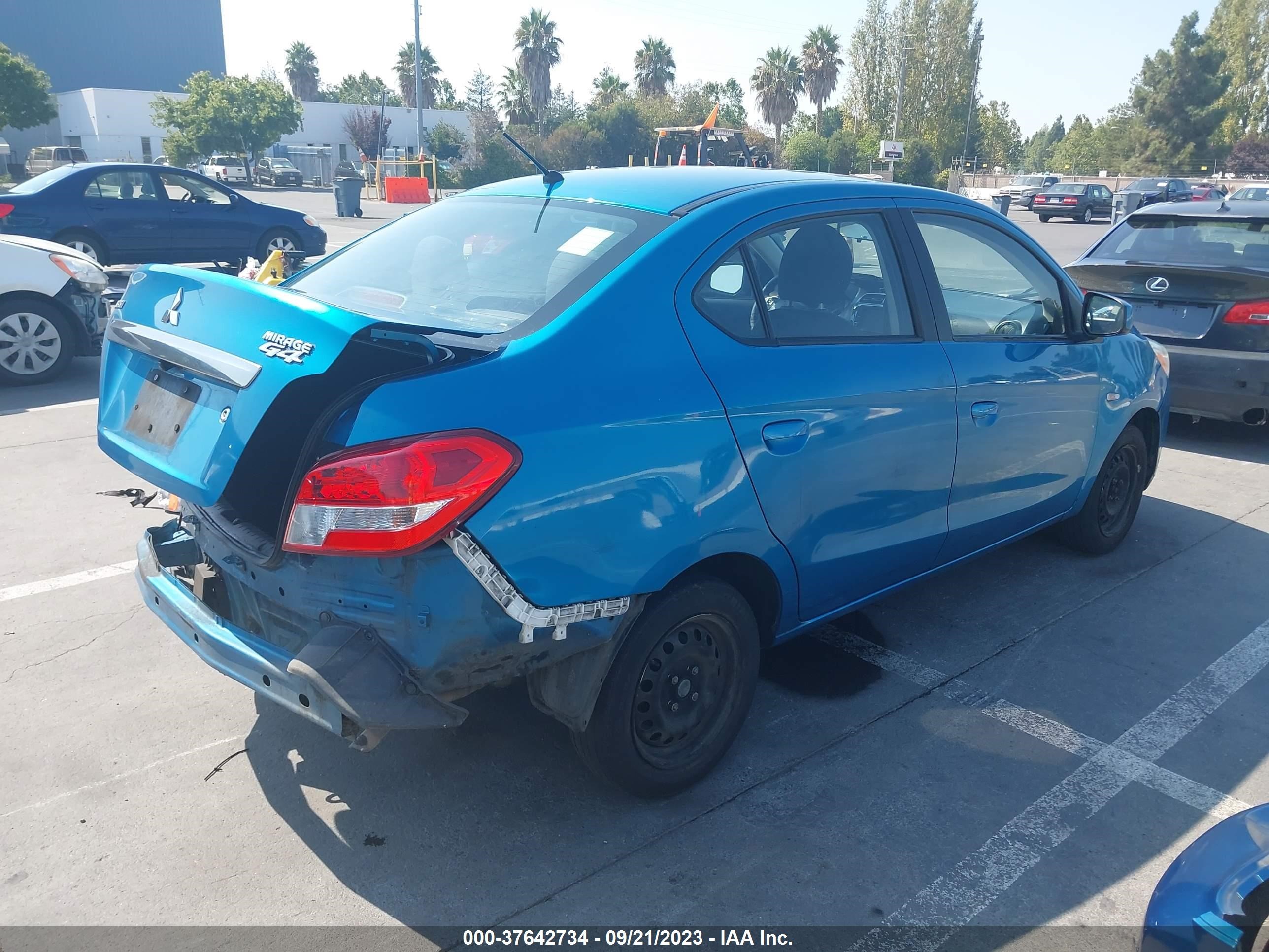 Photo 3 VIN: ML32F3FJ1JHF08432 - MITSUBISHI MIRAGE 