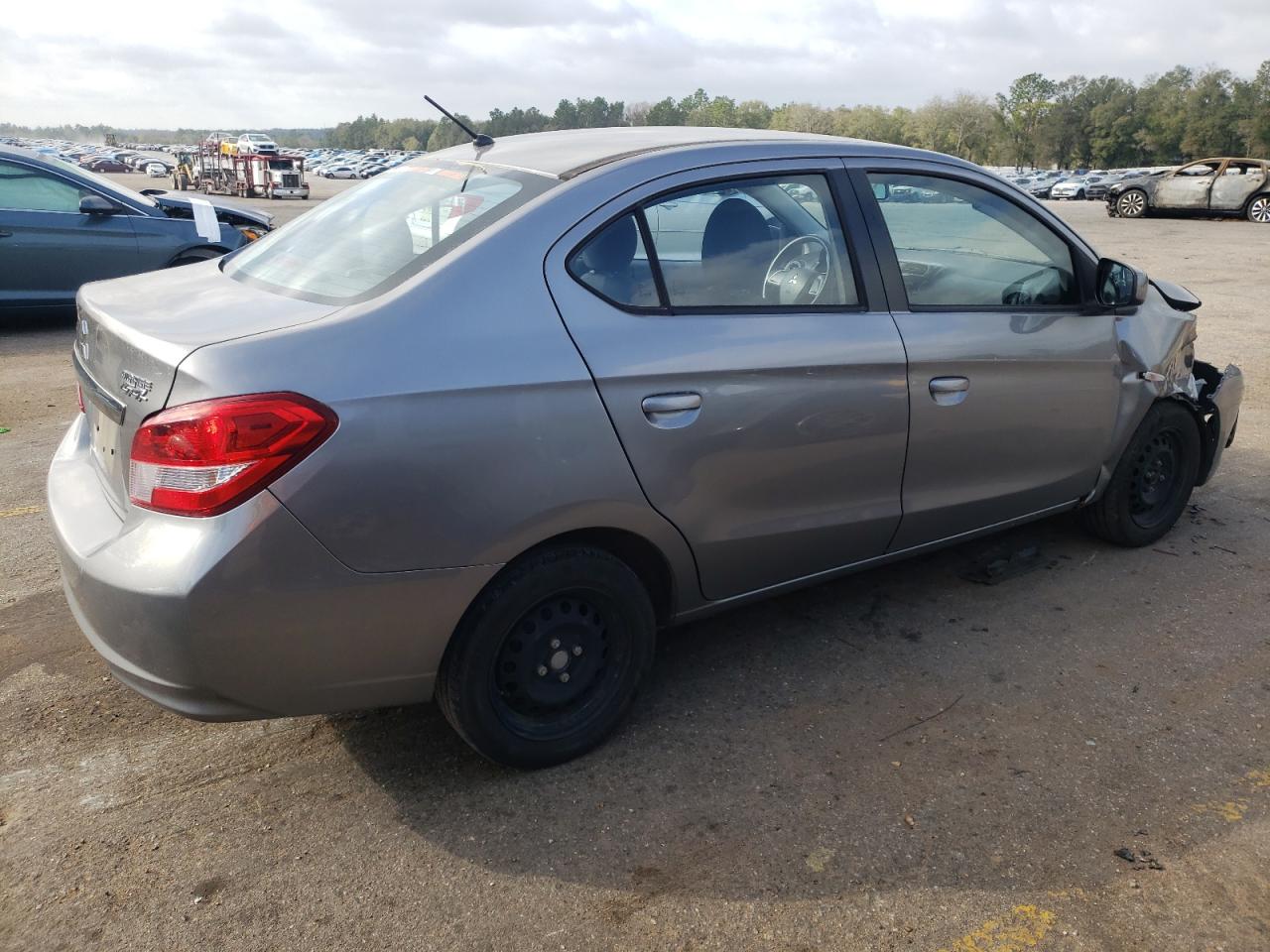 Photo 2 VIN: ML32F3FJ3HHF18261 - MITSUBISHI MIRAGE 