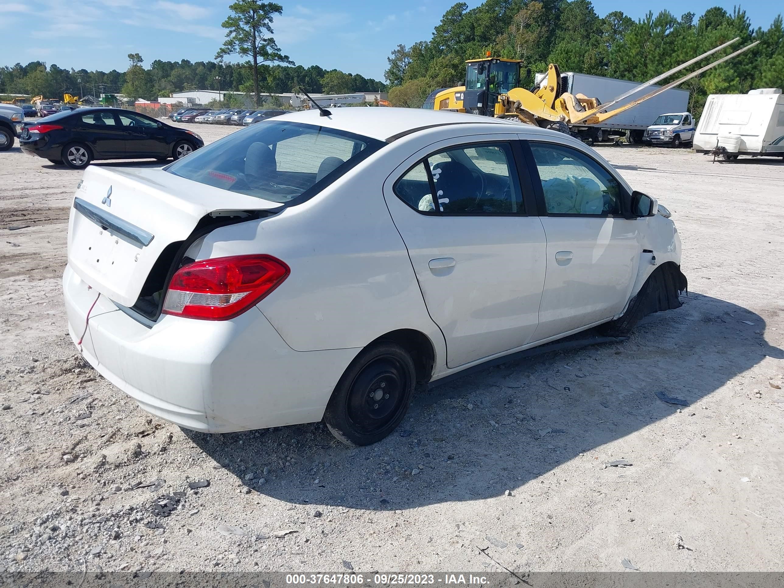 Photo 3 VIN: ML32F3FJ7LHF07952 - MITSUBISHI MIRAGE 