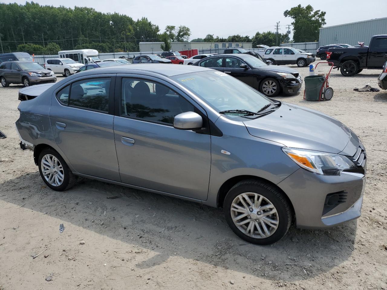 Photo 3 VIN: ML32FUFJ0PHF02832 - MITSUBISHI MIRAGE 