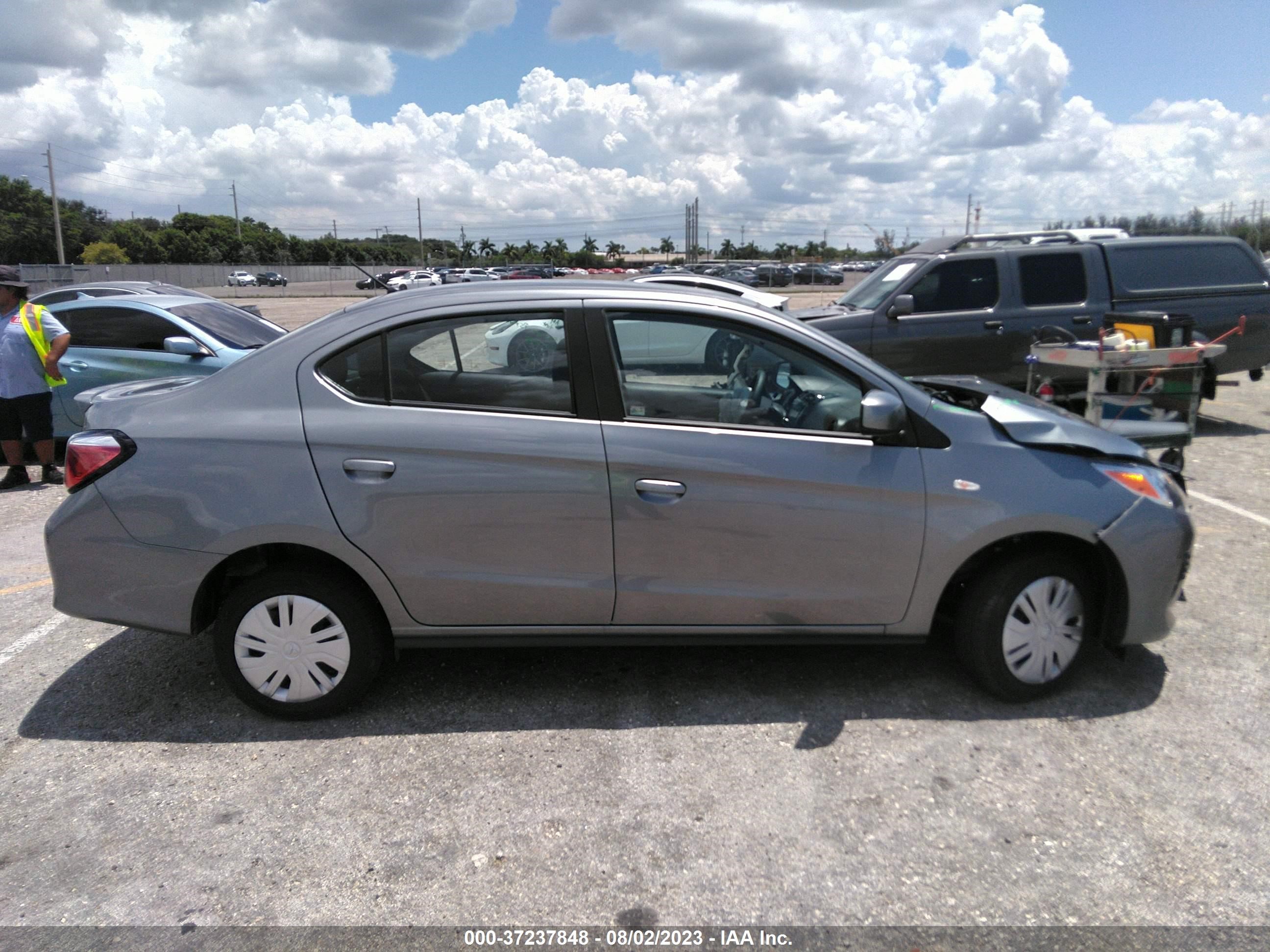 Photo 12 VIN: ML32FUFJ0PHF03883 - MITSUBISHI MIRAGE 