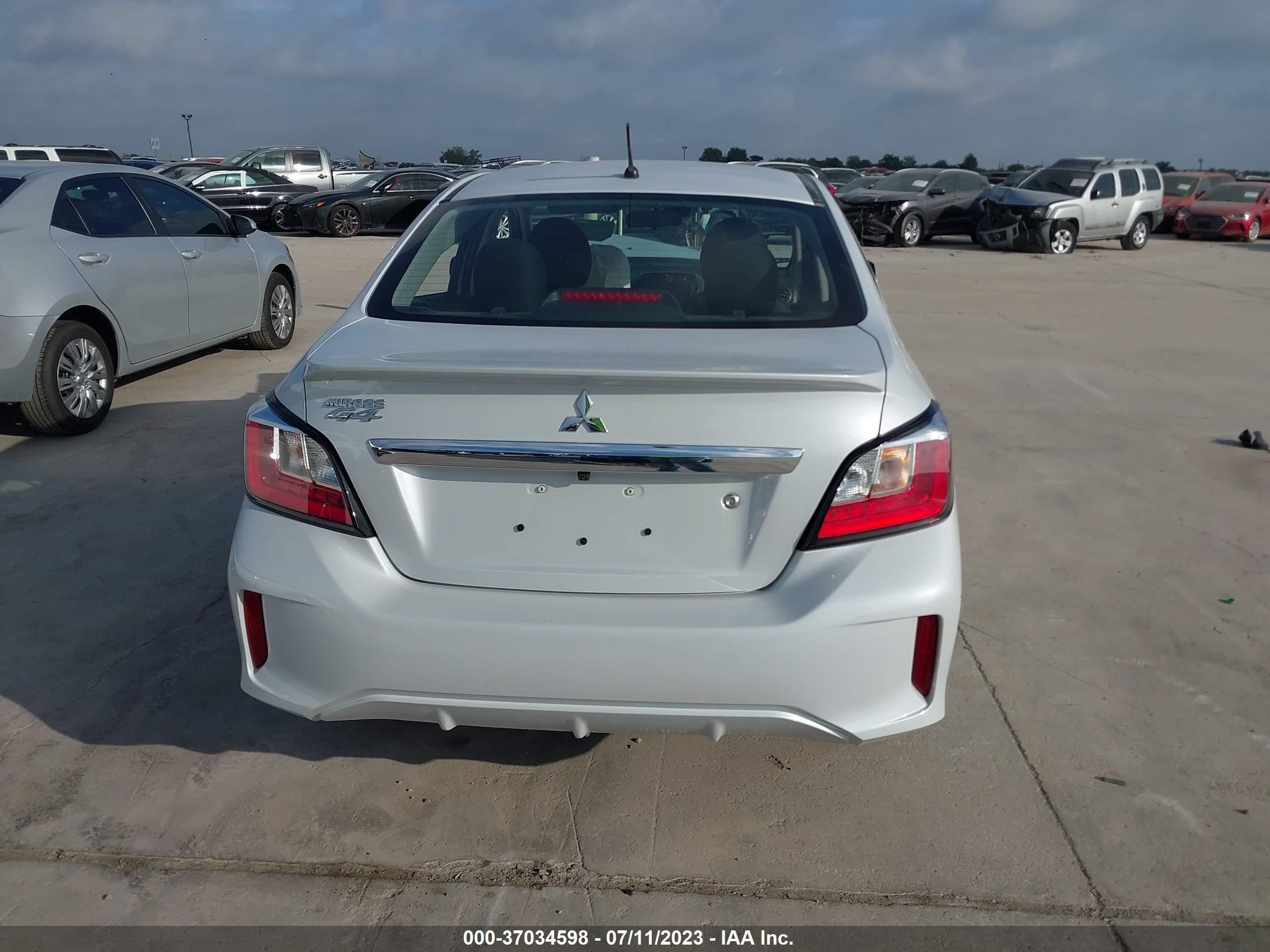 Photo 15 VIN: ML32FUFJ7PHF03931 - MITSUBISHI MIRAGE 