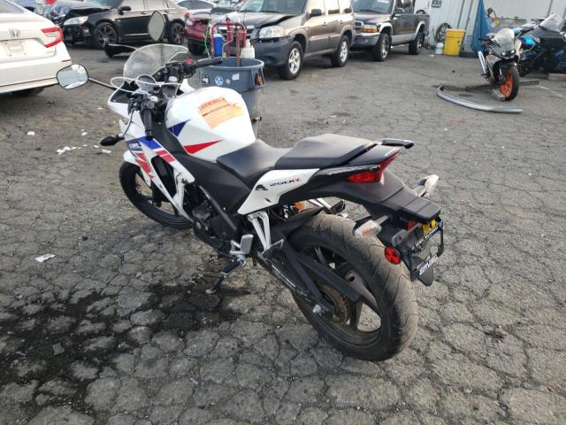 Photo 2 VIN: MLHMC4107D5302180 - HONDA CBR250 R 