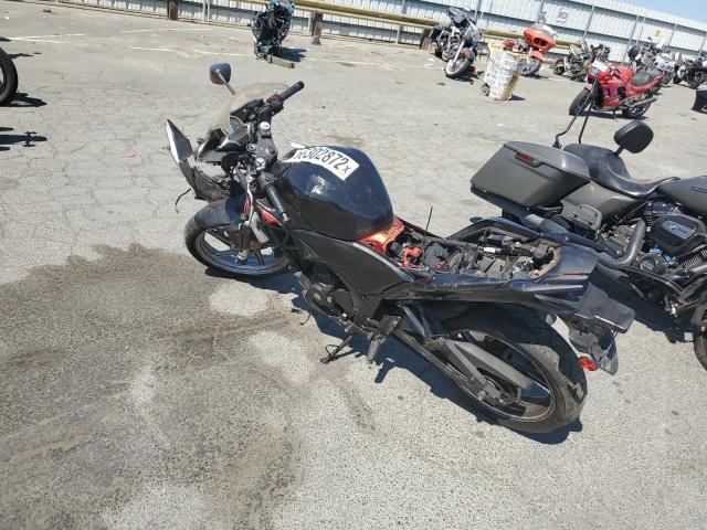 Photo 2 VIN: MLHMC4118B5000256 - HONDA CBR250 R 