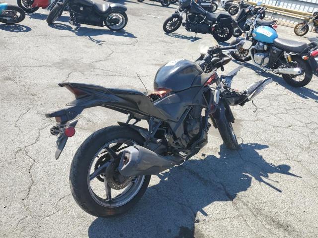 Photo 3 VIN: MLHMC4118B5000256 - HONDA CBR250 R 