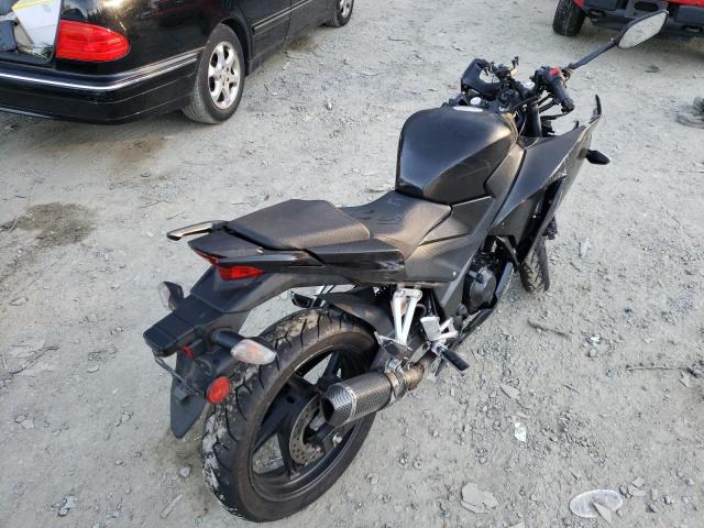 Photo 3 VIN: MLHNC5105F5100080 - HONDA CBR300 R 