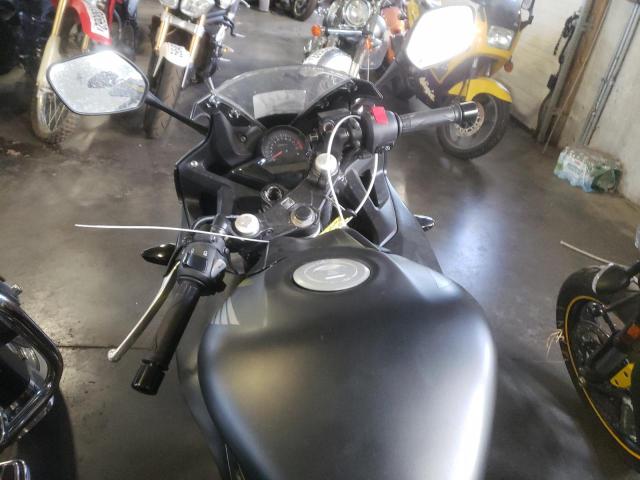 Photo 4 VIN: MLHNC5107F5101585 - HONDA CBR300 R 