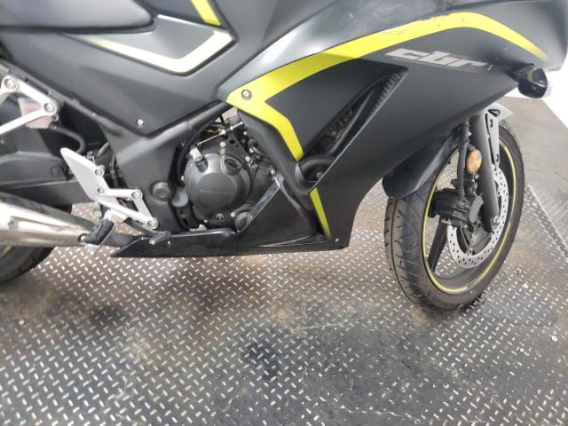 Photo 6 VIN: MLHNC5107F5101585 - HONDA CBR300 R 