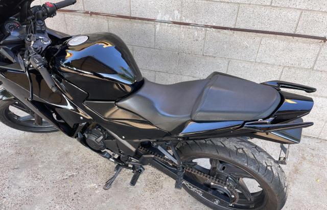 Photo 5 VIN: MLHNC5108G5200823 - HONDA CBR300 R 