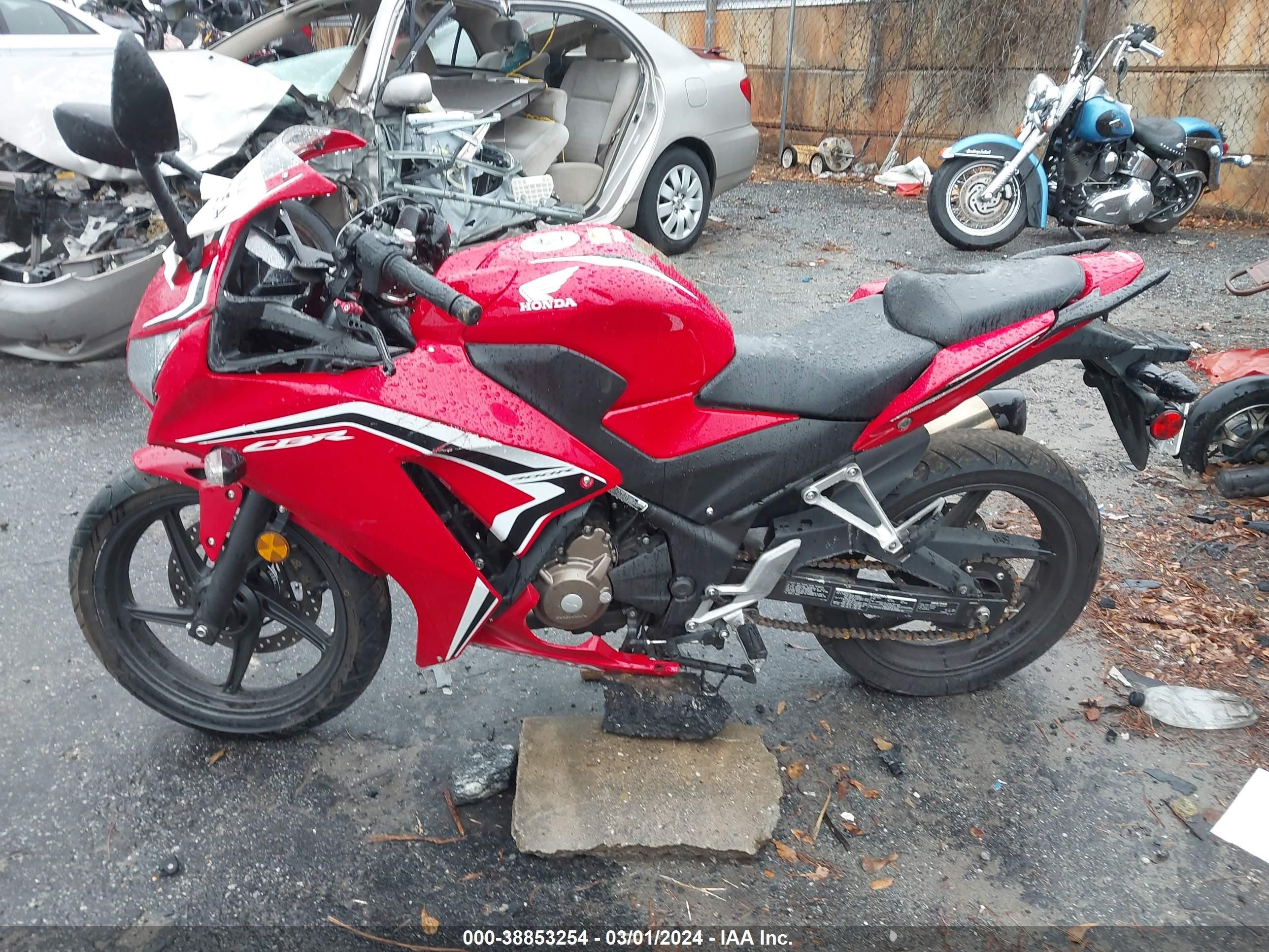 Photo 13 VIN: MLHNC5150N5800132 - HONDA CBR300 