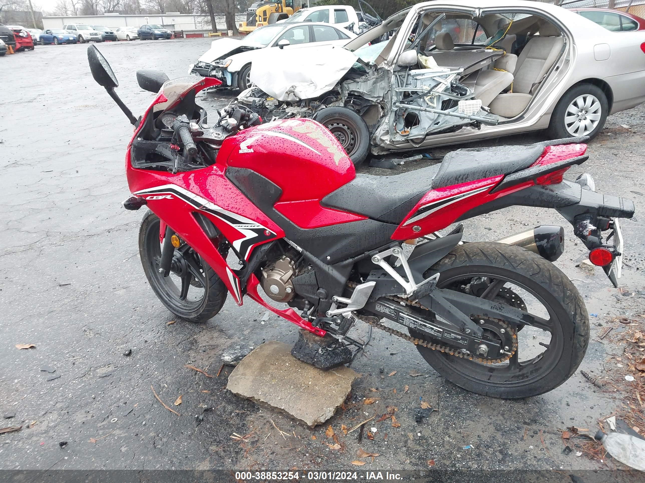 Photo 3 VIN: MLHNC5150N5800132 - HONDA CBR300 