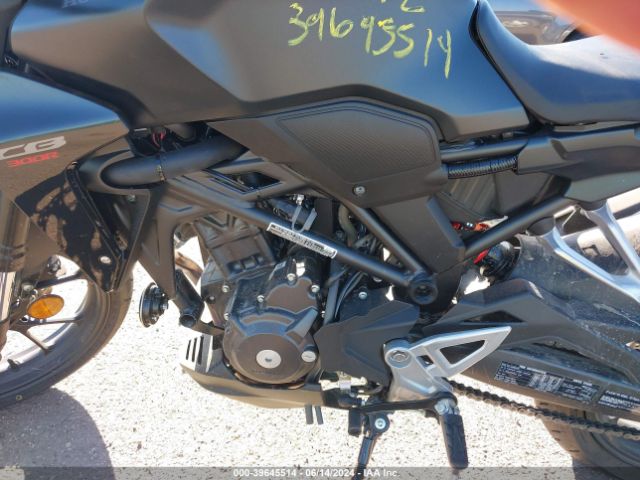 Photo 8 VIN: MLHNC5556R5400463 - HONDA CB300R 