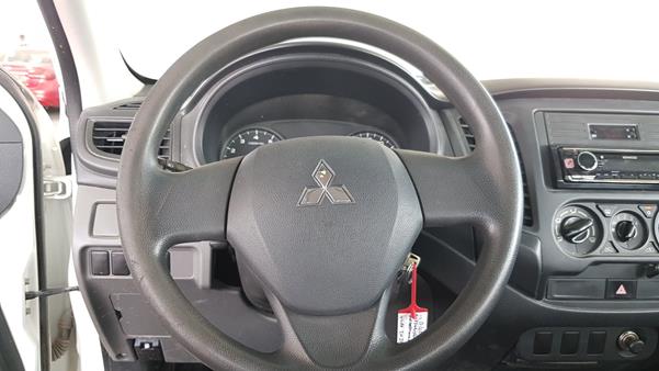 Photo 12 VIN: MMBJNKJ40GH040362 - MITSUBISHI L200 