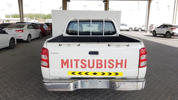 Photo 6 VIN: MMBJNKJ40GH040362 - MITSUBISHI L200 