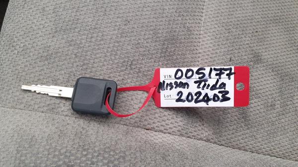 Photo 4 VIN: MNTBC2C93E6005177 - NISSAN TIIDA 