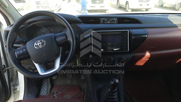 Photo 17 VIN: MR0DX8CD1H0400530 - TOYOTA HILUX 